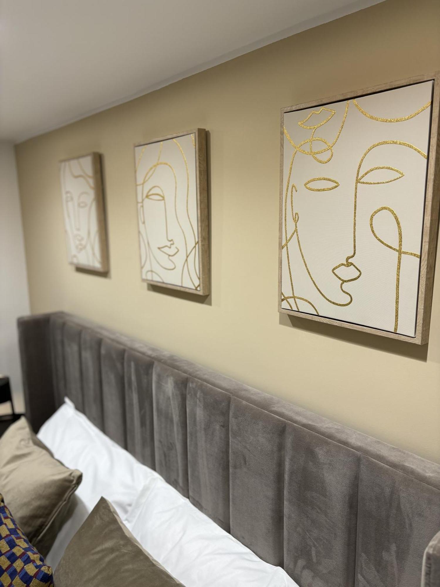 Celeste Rooms Bed And Breakfast CTA Exteriör bild